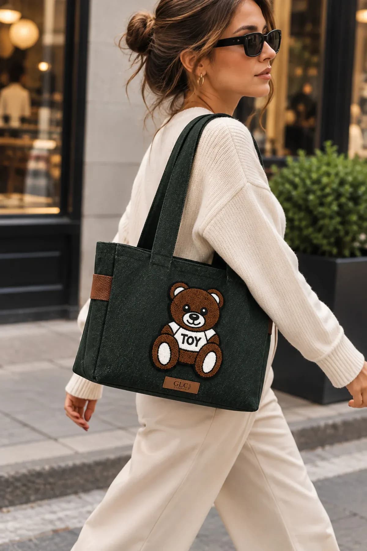 Punch Nakışlı Ayıcık Figürlü Yeşil Tote Bag: Eğlenceli ve Sevimli Zanaat