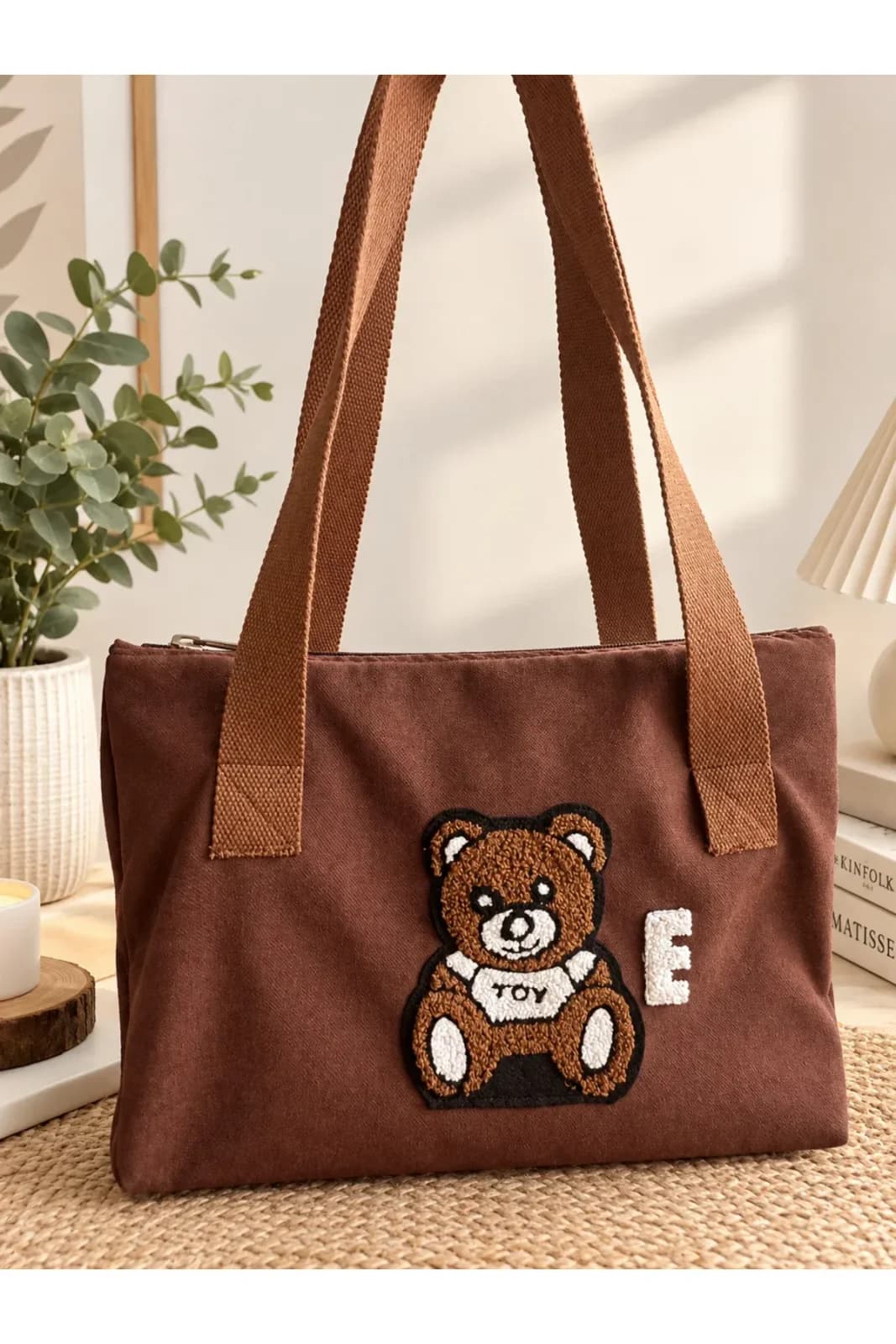 Teddy Bear Nakışlı Acı Kahve Kumaş Tote Bag: Sıcak ve Sevimli Günlük Tarz